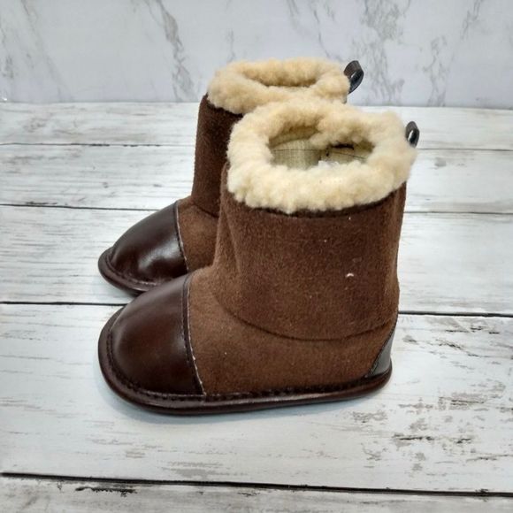 $ Little Me Baby Booties Boots Brown Fur Lined Unisex Boy Girl Size 2 3 Boot - Picture 3 of 10